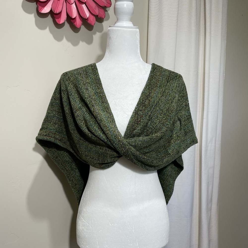 Artisanal Handloomed Caplet | One Size